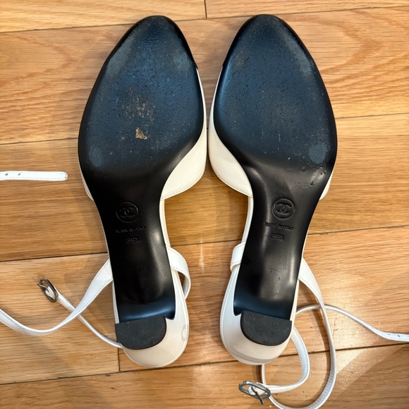 Black and White Chanel Pumps With Wraparound Ankle Strap (Size 39.5) - Picture 4 of 10